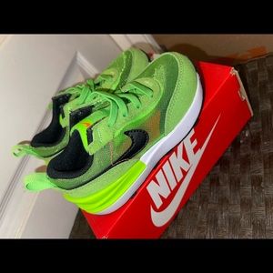 Electric Green Nike Waffle (toddler)